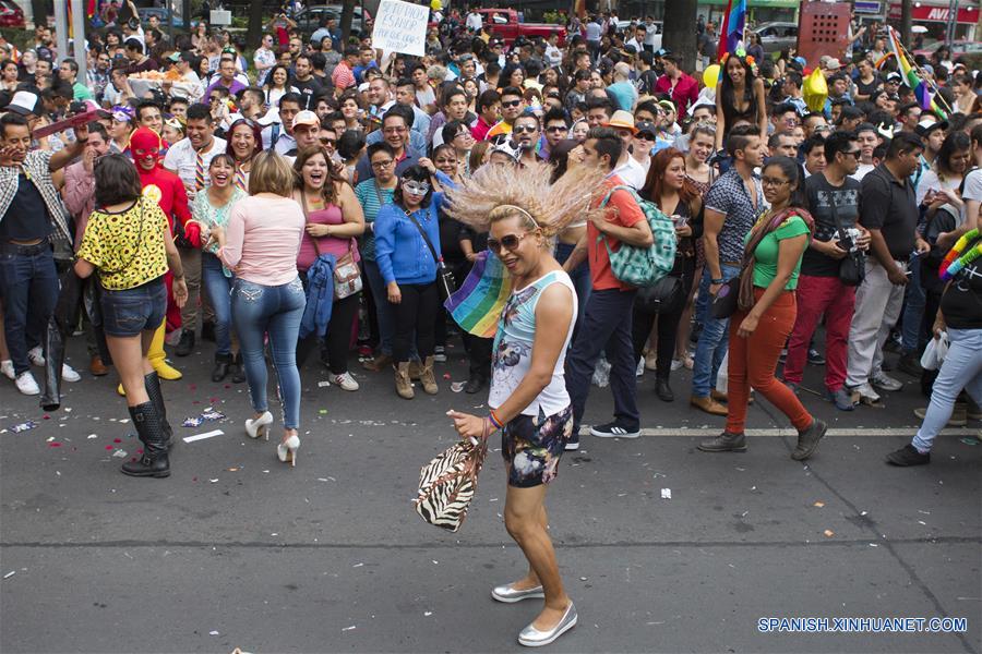 La 38 Marcha del Orgullo Lésbico en México 6
