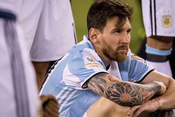 Una maestra pide a Lionel Messi que no abandone la Selección argentina