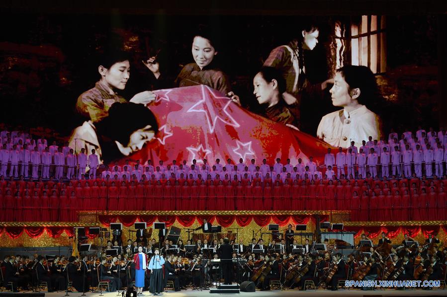 El concierto "Fe Eterna" que marca el 95 aniversario de la fundación del Partido Comunista de China (PCCh) es llevado a cabo en el Gran Palacio del Pueblo, en Beijing, capital de China, el 29 de junio de 2016. (Xinhua/Wang Ye)  