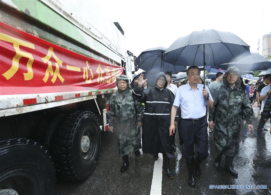 El premier chino, Li Keqiang realizauna visita de inspección en las provincias de Anhui, Hunan y Hubei el martes y miércoles para observar de primera mano el control de inundaciones y la ayuda por desastre.(Xinhua / Pang Xinglei)
