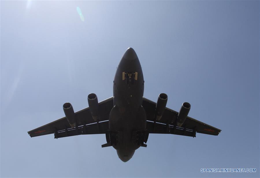 Imagen de archivo sin fechar del Y-20, una aeronave de grandes dimensiones de fabricación china. El avión de transporte Y-20, se incorporó oficialmente el miércoles a la Fuerza Aérea del Ejército Popular de Liberación (EPL). (Xinhua/Chen Yifu)