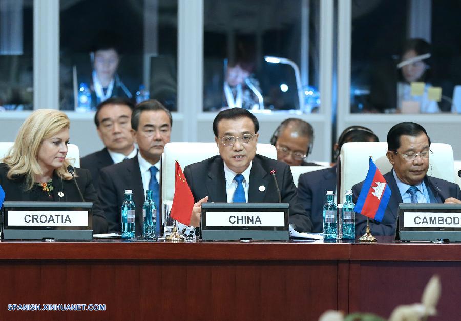 El primer ministro de China, Li Keqiang, pronuncia un discurso, durante la XI Reunión Asia-Europea (ASEM, por sus siglas en inglés) en Ulan Bator, Mongolia,el 15 de julio de 2016. (Xinhua/Ma Zhancheng)