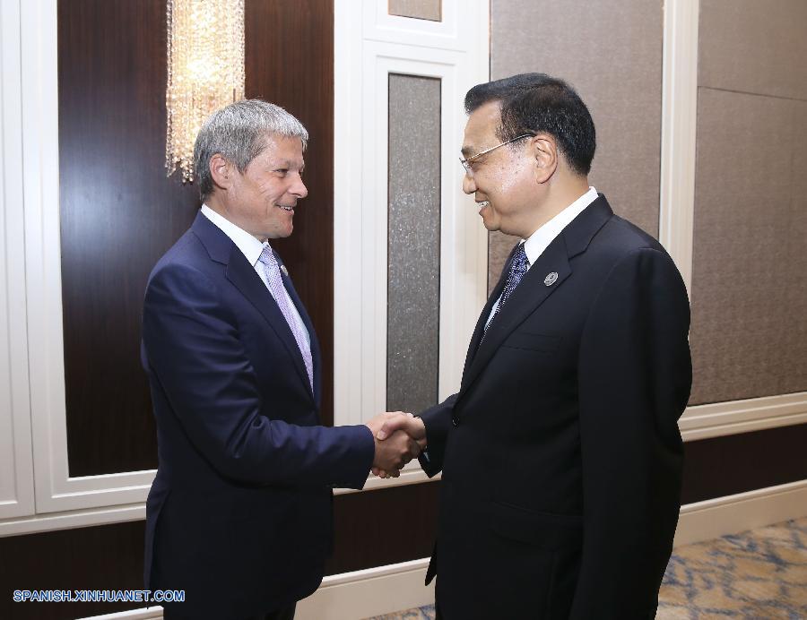 El primer ministro de China, Li Keqiang, se reúne con el primer ministro de Rumania, Dacian Ciolos, en Ulan Bator, Mongolia, 15 de julio de 2016. (Xinhua / Pang Xinglei)