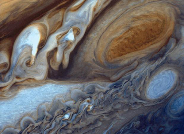 Una poderosa tormenta solar calienta a Júpiter