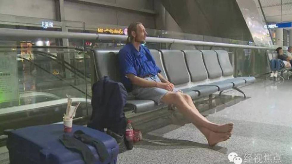 Holandés hospitalizado tras pasar 10 días en un aeropuerto chino esperando una cita