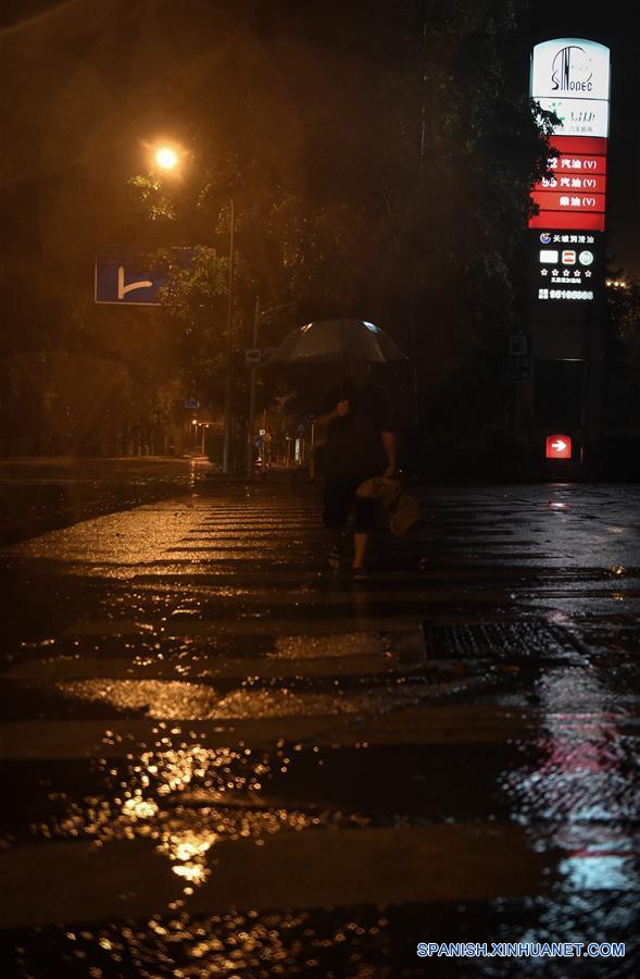 Tifón Nida toca tierra en provincia meridional china de Guangdong