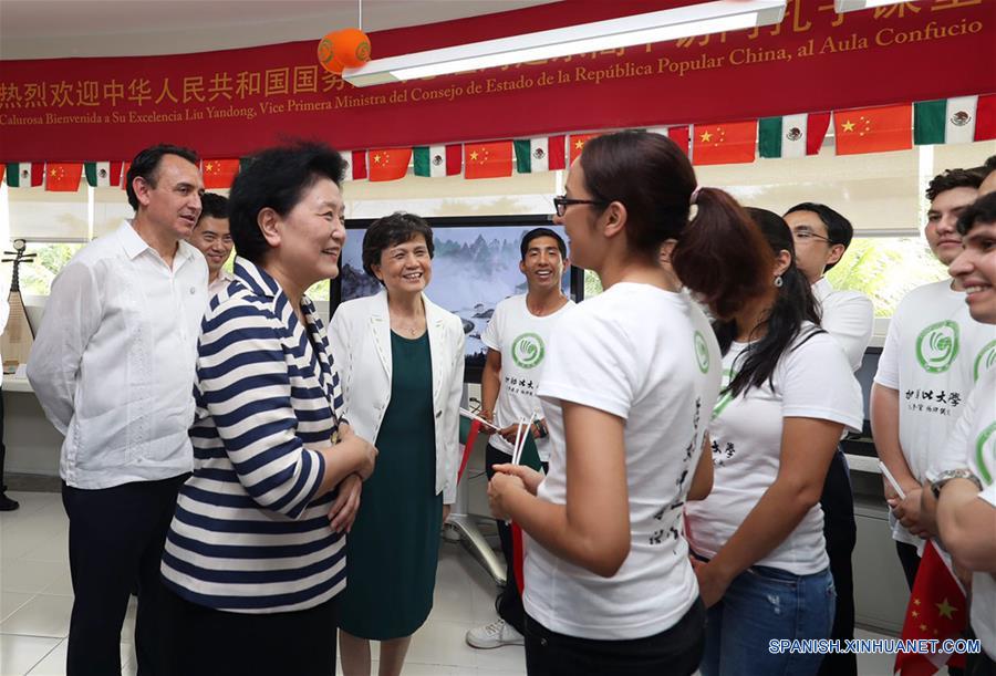 La viceprimera ministra de China, Liu Yandong inauguró el domingo un Salón de Clases Confucio en la Universidad del Caribe (Unicaribe) en Cancún, estado de Quintana Roo, en el sureste mexicano.(Xinhua/Mauricio Collado)