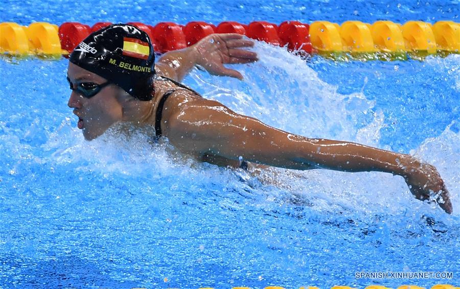 Mireia Belmonte logró el miércoles la primera medalla de oro olímpica para España tras imponerse en la final de los 200 metros mariposa en la piscina del Estadio Acuático Olímpico.(Xinhua/Han Yuqing)