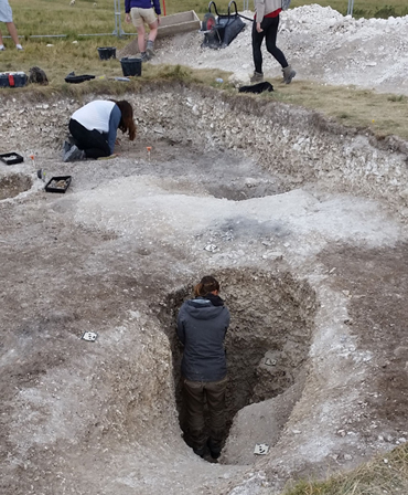Arqueólogos británicos descubren el monumento megalítico más grande del Reino Unido