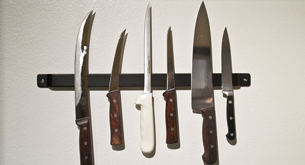 Unindio de Punyab adicto a los cubiertos le extraen 40 cuchillos del estómago