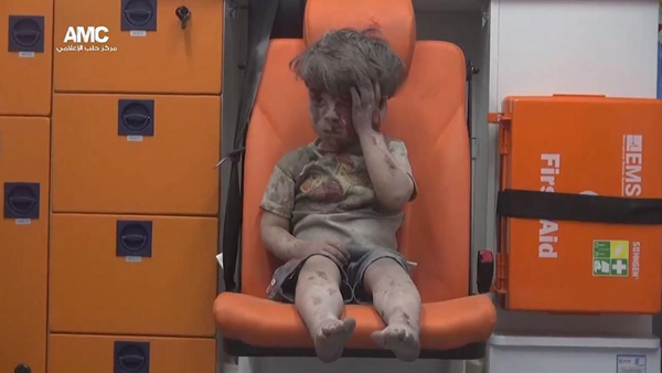 Fallece el hermano del niño sirio fotografiado en una ambulancia