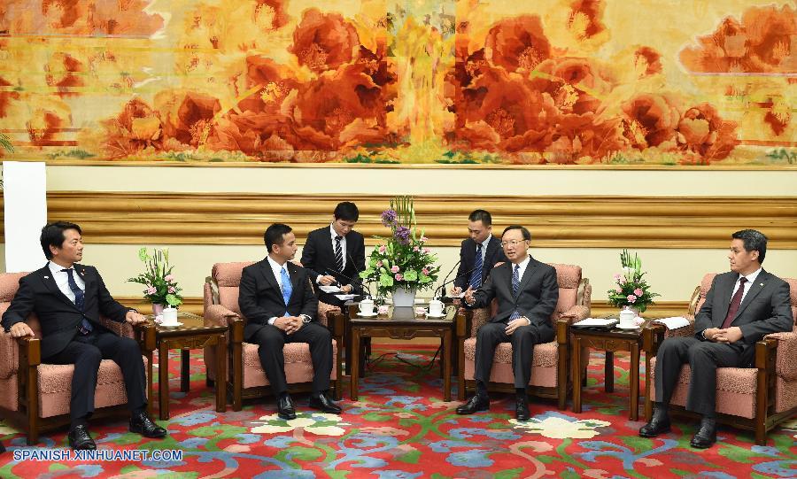 China insta Japón a desempeñar papel positivo en fomento de lazos bilaterales