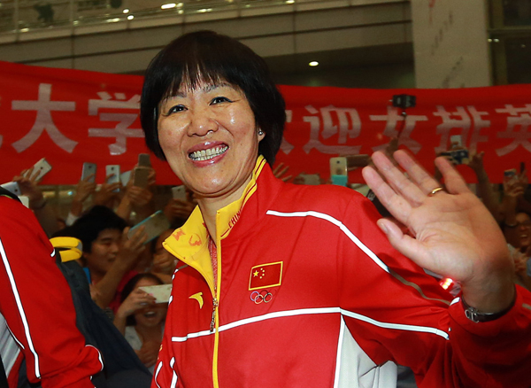 China recibe al equipo de voleibol femenino como héroes