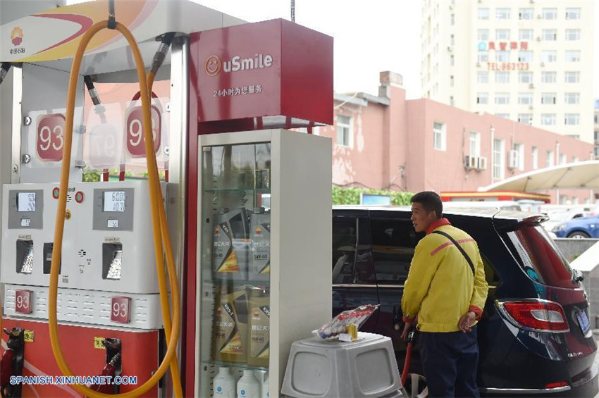 China elevará precios al por menor de gasolina y diesel