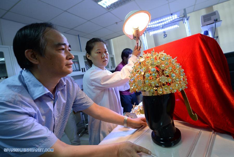 Especialistas chinos restauran corona de 1.400 años de antigüedad