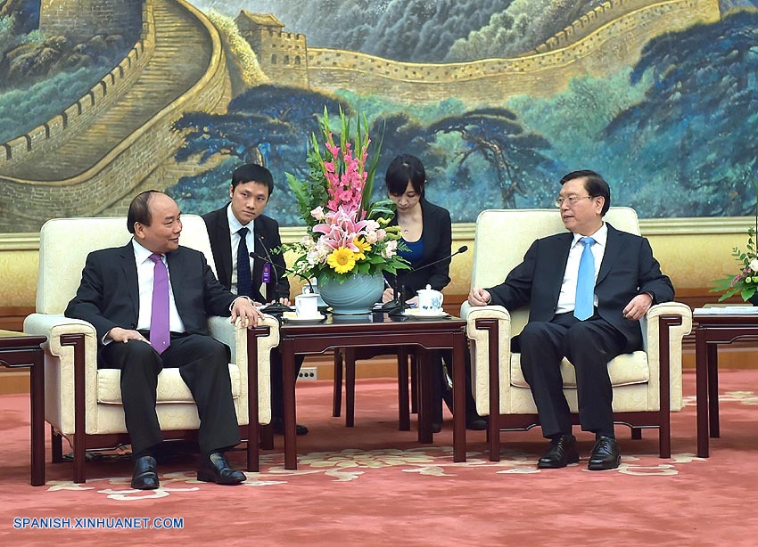 China y Vietnam prometen desarrollo sano de relaciones