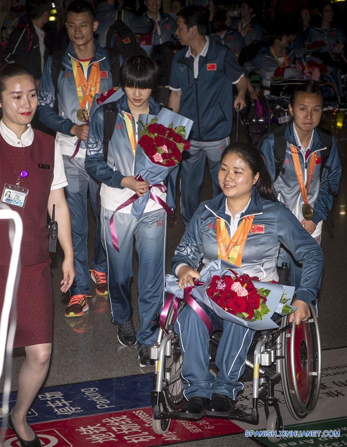 Medallas de oro chinas en Paralímpicos, reflejo de victorias de discapacitados en el país