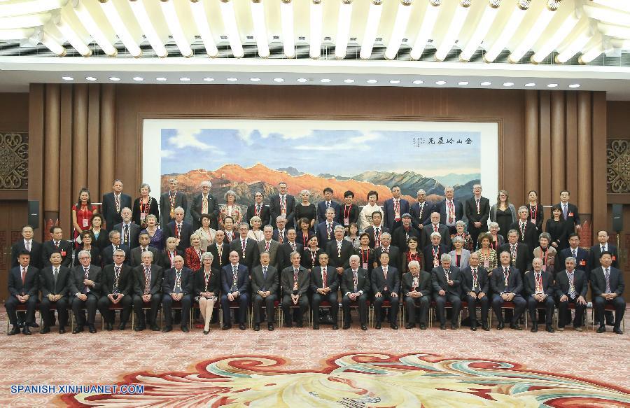 PM chino promete política más abierta para talentos extranjeros