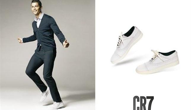 Cristiano Ronaldo presenta una nueva colección de zapatos