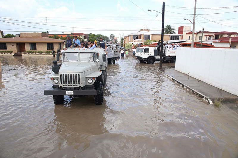 Lluvias torrenciales afectan a 17.000 familias en el noreste de México
