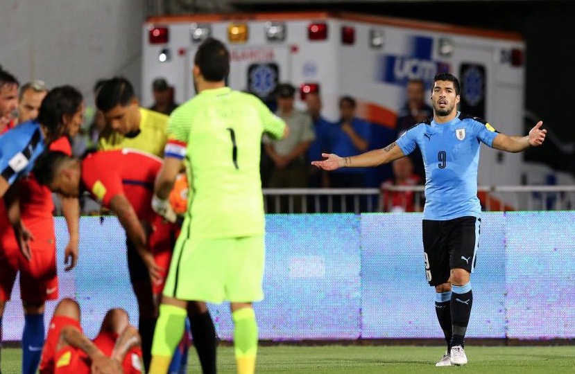 Piden sanción para el futbolista uruguayo Luis Suárez