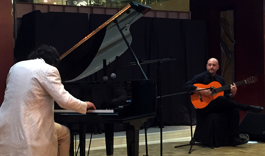 El pianista flamenco Manolo Carrasco culmina exitosa gira por ciudades chinas