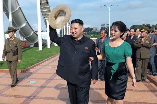 Reaparece la esposa de Kim Jong-un tras nueve meses desaparecida