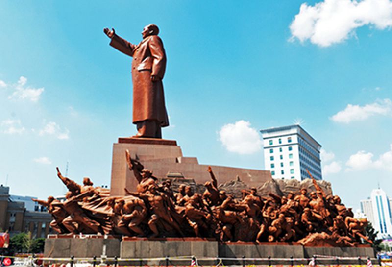 Estatua de Mao Zedong en una plaza de Shenyang, provincia de Liaoning. [Foto: IC]