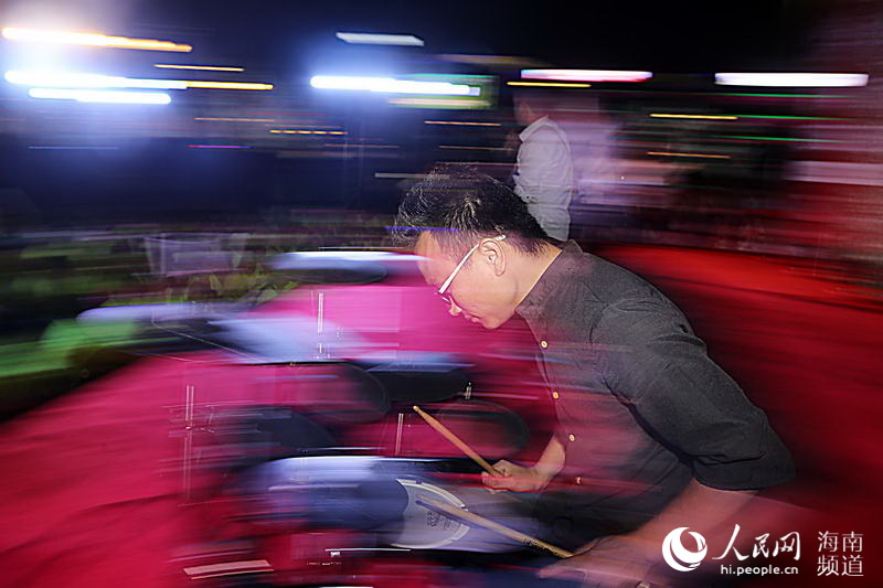 Pueblo en Línea convoca una excursión de 100 mil internautas en 40 ciudades para celebrar el Año Nuevo y su XX aniversario------la ciudad de Haikou, en la provincia de Hainan