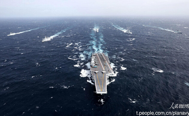 Portaaviones, el Liaoning, realiza ejercicios en Mar Meridional de China