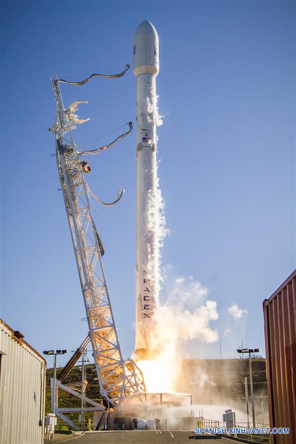 SpaceX lanza primer vuelo 4 meses después de explosión