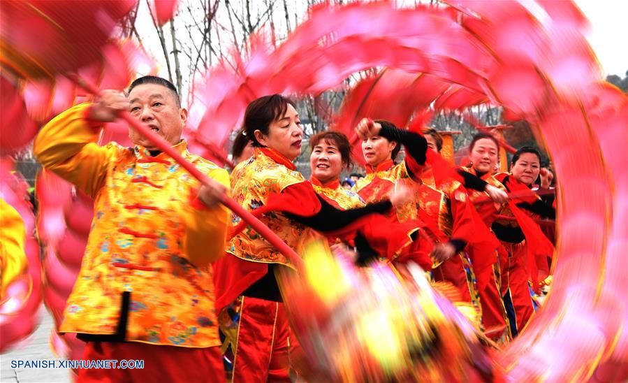 Hubei: Concurso de danzas de dragón y de león en Wuhan 2