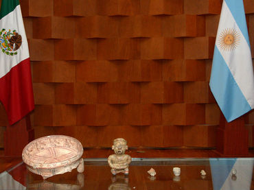 Argentina devuelve a México seis importantes piezas prehispánicas