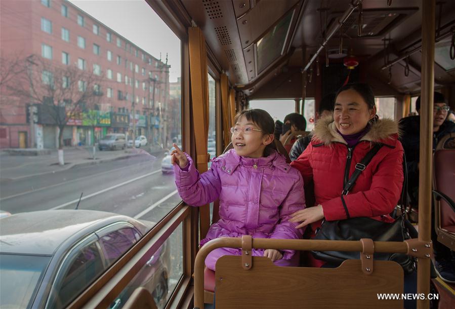 Entran en servicio 6 autobuses “dangdang” en Hohhot