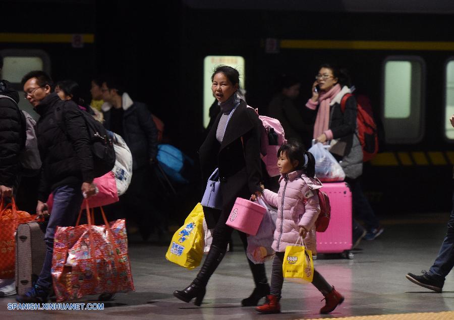 Se disparan viajes en tren durante vacaciones del Año Nuevo Lunar en China