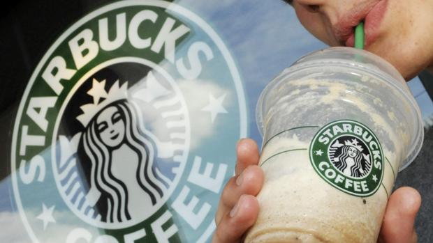 Starbucks crea polémica al prohibir la entrada a mujeres en un local de Arabia Saudí