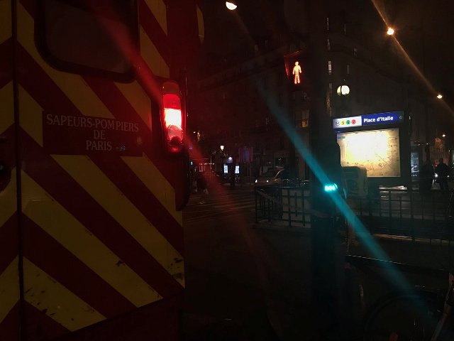 Evacúan a pasajeros tras una explosión en el metro de París