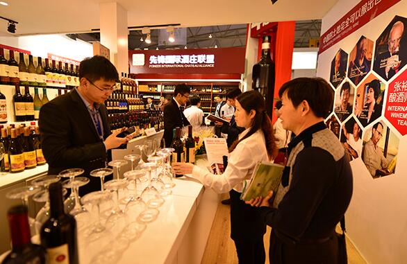 El vino chino Noble Dragon vende 100.000 botellas en España 