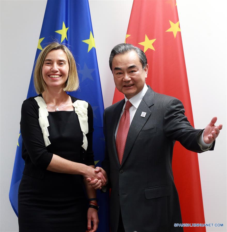 China y Europa defienden una economía mundial abierta, destaca canciller chino