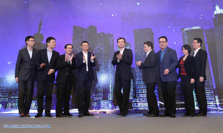 Alibaba se asocia con conglomerado minorista de Shanghai