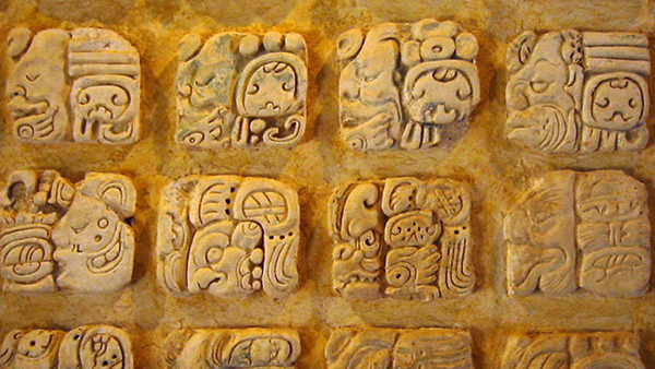 Encuentran una joya que indica el comienzo del fin de la civilización maya