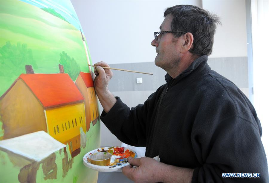 Pintores croatas decoran los huevos de Pascua