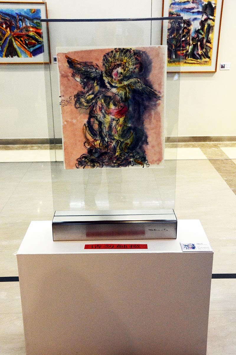 “Trazos y transparencias”, muestra personal del pintor ecuatoriano Miguel Betancourt expuesta en la Galería de Arte de la Biblioteca Capitalina de Beijing (Foto:YAC) 