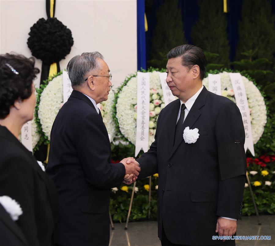 Líderes chinos participan en funeral de ex alto asesor político