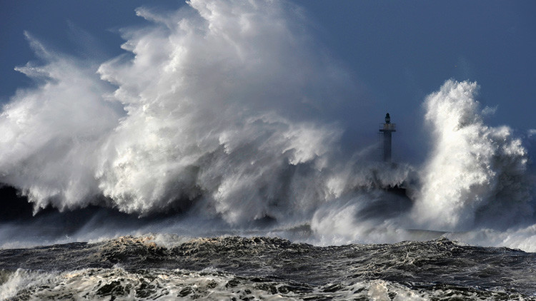 Vaticinan que un tsunami podría arrasar en minutos la costa de España y Portugal