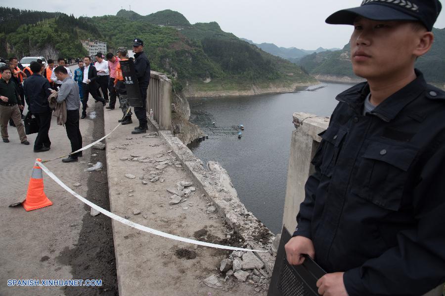 Accidente de bus deja 13 muertos y seis heridos en suroeste de China