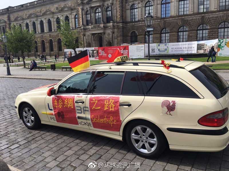 Una taxista alemana utiliza su coche para promover la iniciativa “Un Cinturón, Una Ruta”