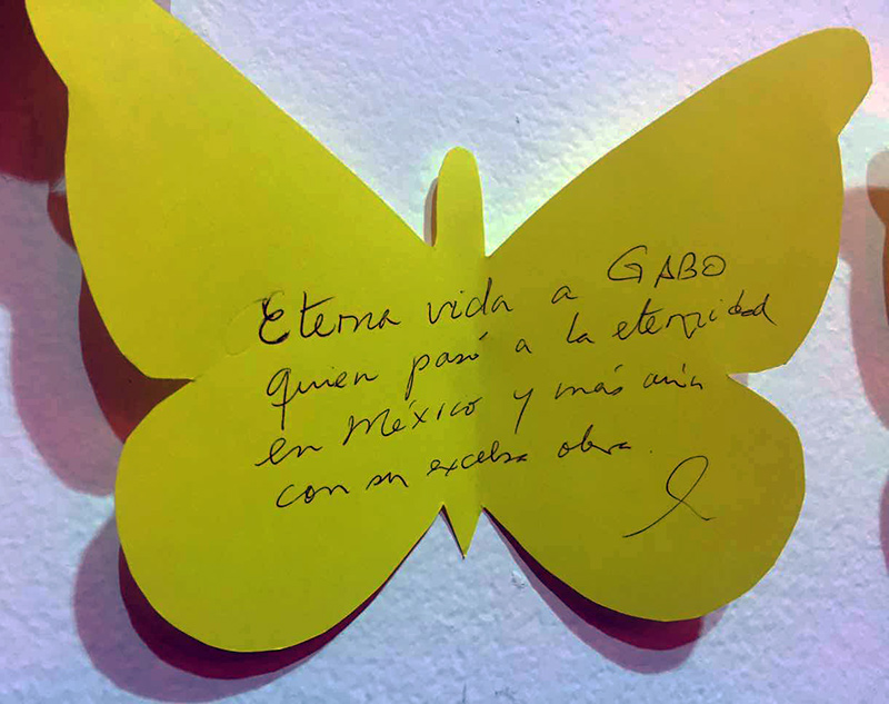 La obra del colombiano Gabriel García Márquez sigue atrayendo a millones de lectores chinos. Durante la inauguración de la exposición, sus lectores y admiradores le “enviaron” mensajes escritos en mariposas amarillas, su color favorito y primordial. (Foto: YAC)