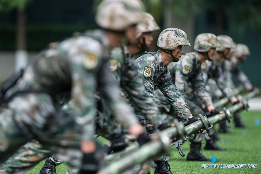 Día abierto de cuarteles del EPL, en Macao