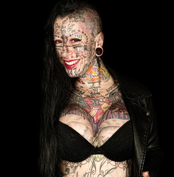 La mujer más tatuada de Europa se arrepiente